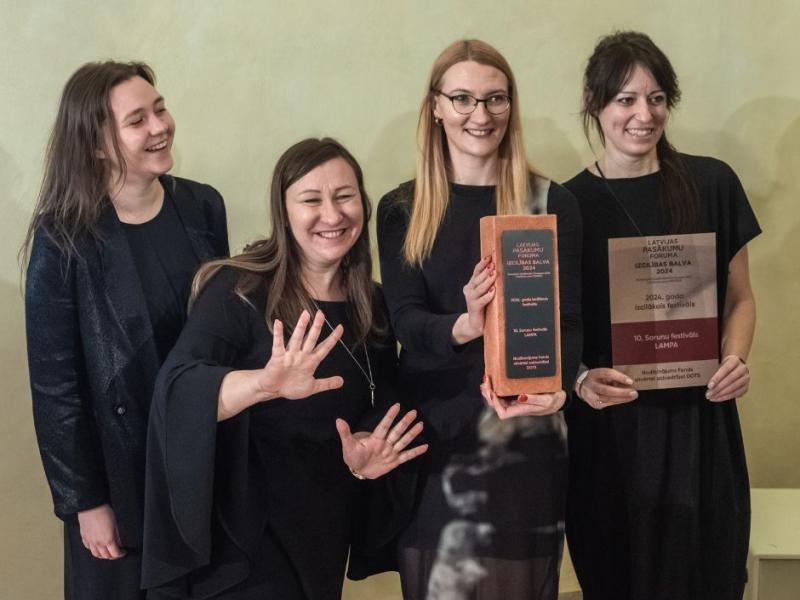 10. Sarunu festivāls LAMPA atzīts par 2024. gada izcilāko festivālu!