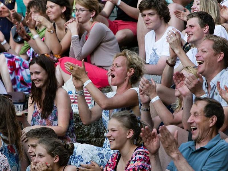 Brīvi, bez robežām, skaidri un gaiši. 