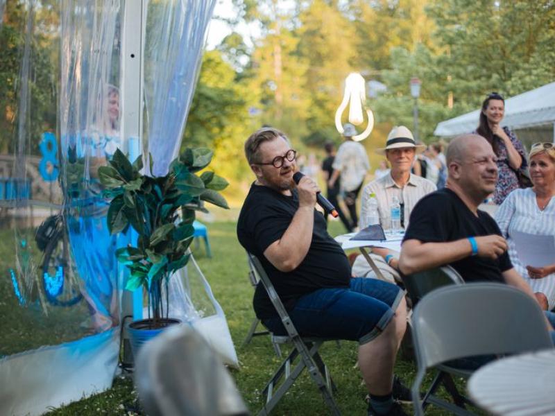 Aptauja: lielākā daļa Latvijas iedzīvotāju uzskata, ka sarunāšanās kultūra Latvijā nav cieņpilna